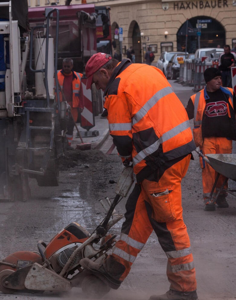 City sounds and sound bath escape Ripples in pond